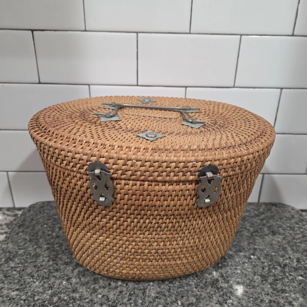 Woven Rattan Jewelry or Trinket Box with Metal Lock - Brown - Picture 2 of 9